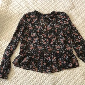 Women’s H&M blouse.